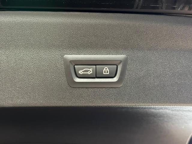 Photo of 2021 Black Sapphire Metallic BMW X4 M