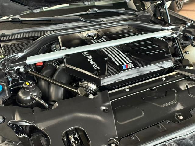 Photo of 2021 Black Sapphire Metallic BMW X4 M
