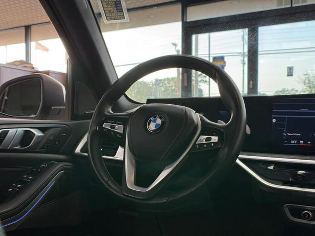 Photo of 2024 Mineral White Metallic BMW X5