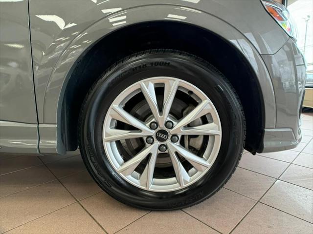 Photo of 2023 Chronos Gray Metallic Audi Q3