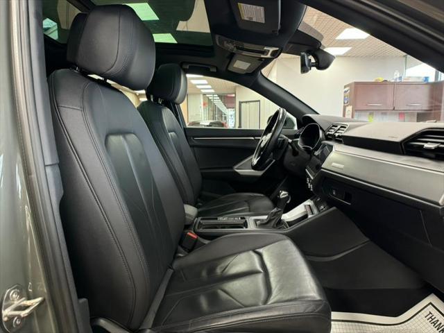 Photo of 2023 Chronos Gray Metallic Audi Q3
