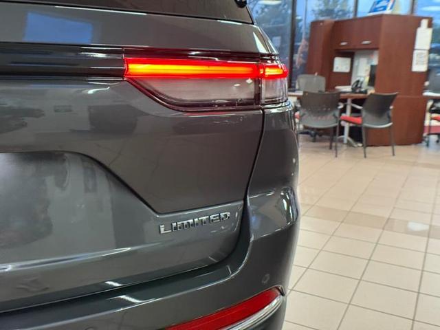 Photo of 2022 Baltic Gray Metallic Clearcoat Jeep Grand Cherokee