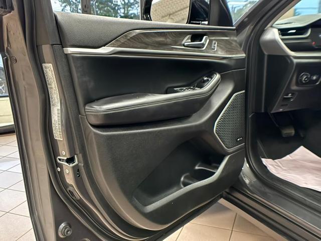 Photo of 2022 Baltic Gray Metallic Clearcoat Jeep Grand Cherokee