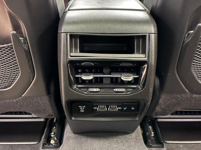 Photo of 2022 Baltic Gray Metallic Clearcoat Jeep Grand Cherokee