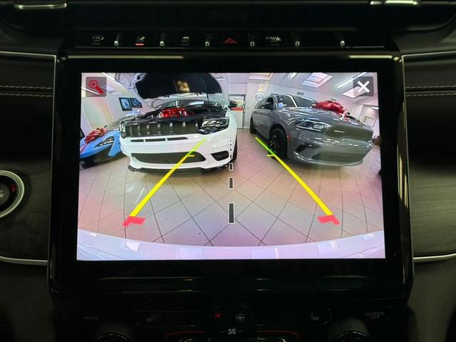 Photo of 2022 Bright White Clearcoat Jeep Grand Cherokee