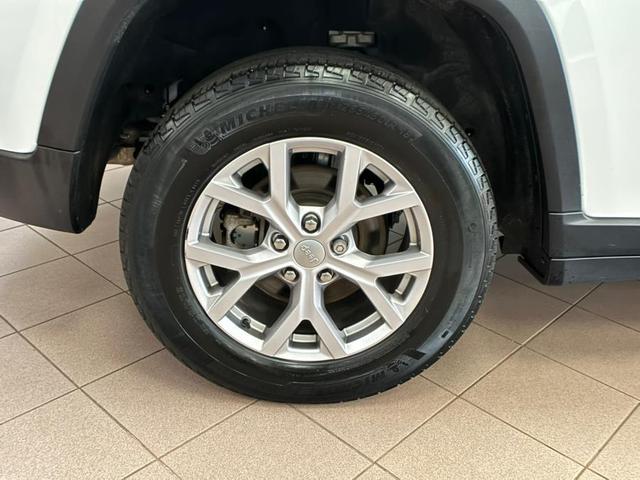 Photo of 2022 Bright White Clearcoat Jeep Grand Cherokee