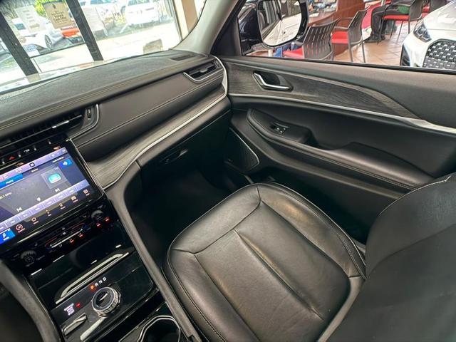 Photo of 2022 Bright White Clearcoat Jeep Grand Cherokee