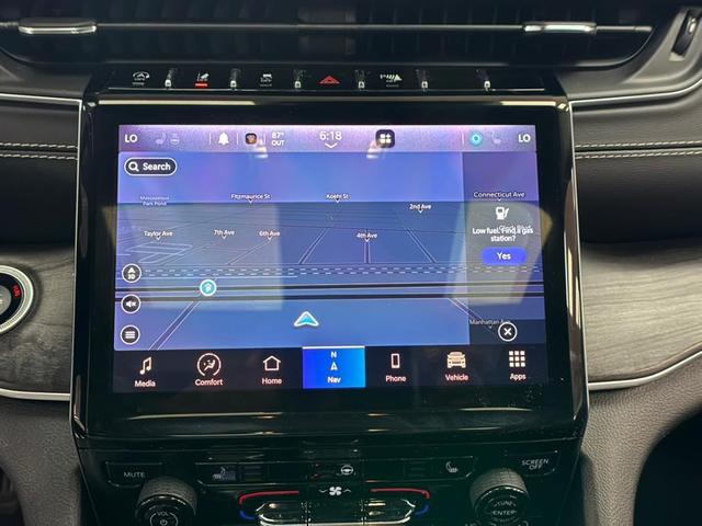 Photo of 2022 Bright White Clearcoat Jeep Grand Cherokee
