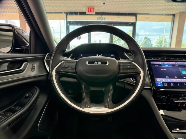 Photo of 2022 Bright White Clearcoat Jeep Grand Cherokee
