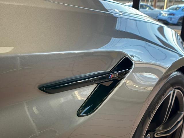 Photo of 2018 Donington Gray Metallic BMW M5
