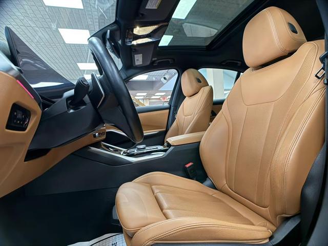 Photo of 2024 Jet Black BMW 330
