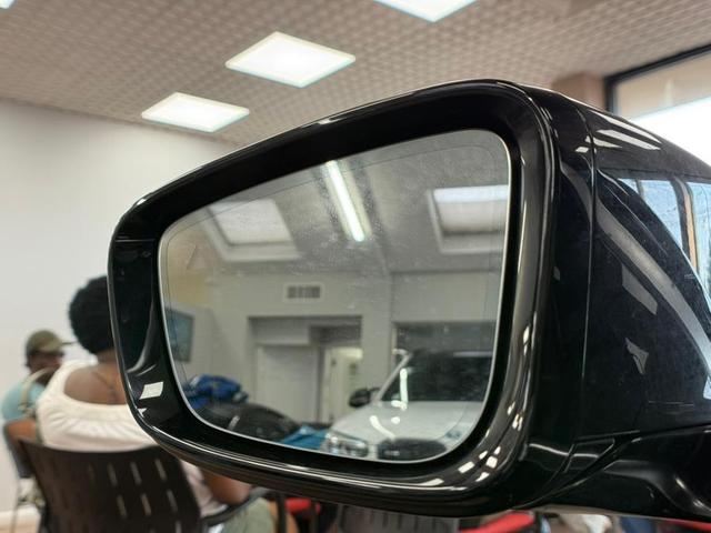 Photo of 2024 Jet Black BMW 330