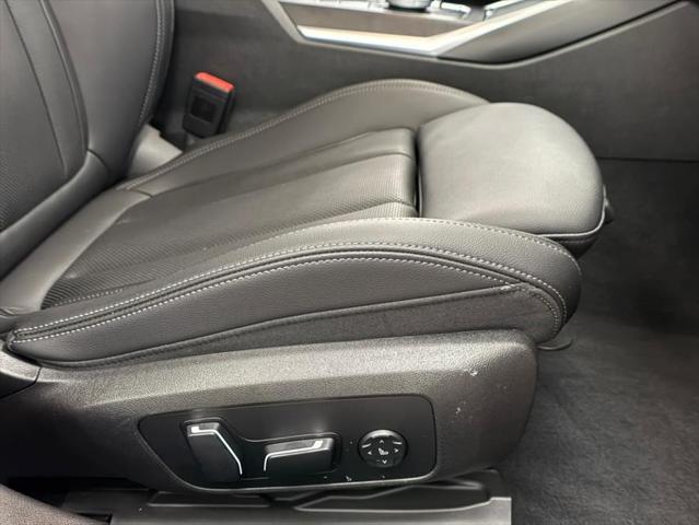 Photo of 2024 Mineral White Metallic BMW 330