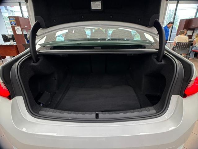 Photo of 2024 Mineral White Metallic BMW 330