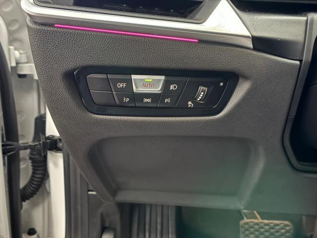 Photo of 2024 Mineral White Metallic BMW 330