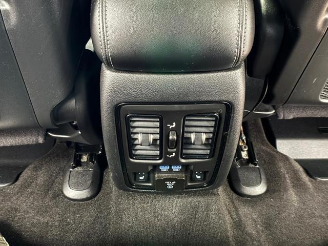 Photo of 2022 White Knuckle Clearcoat Dodge Durango