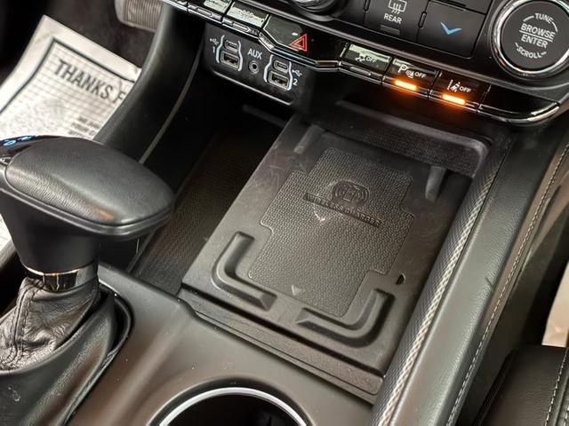 Photo of 2022 White Knuckle Clearcoat Dodge Durango