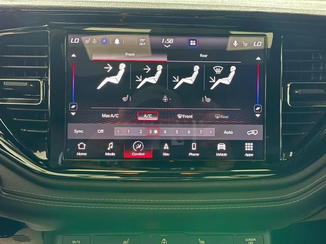 Photo of 2022 White Knuckle Clearcoat Dodge Durango