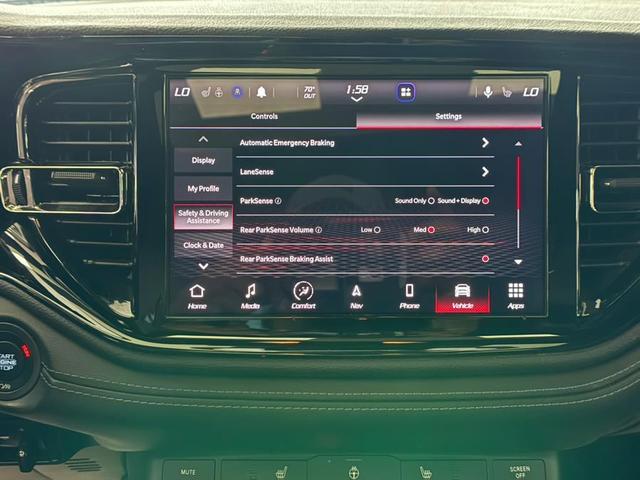 Photo of 2022 White Knuckle Clearcoat Dodge Durango