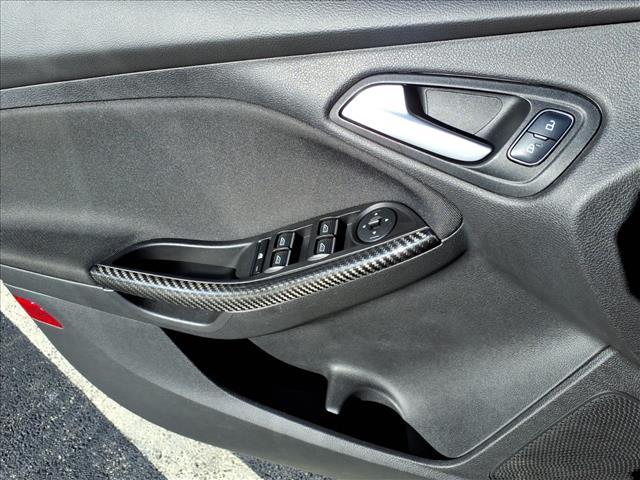 Photo of 2018 Shadow Black Ford Focus ST