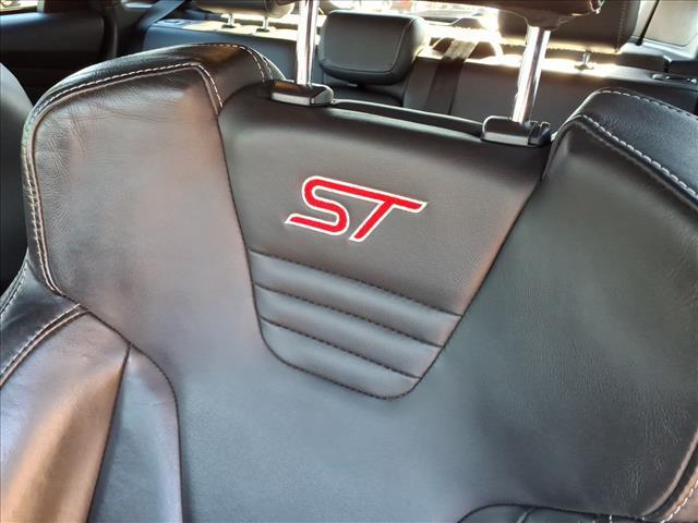 Photo of 2018 Shadow Black Ford Focus ST