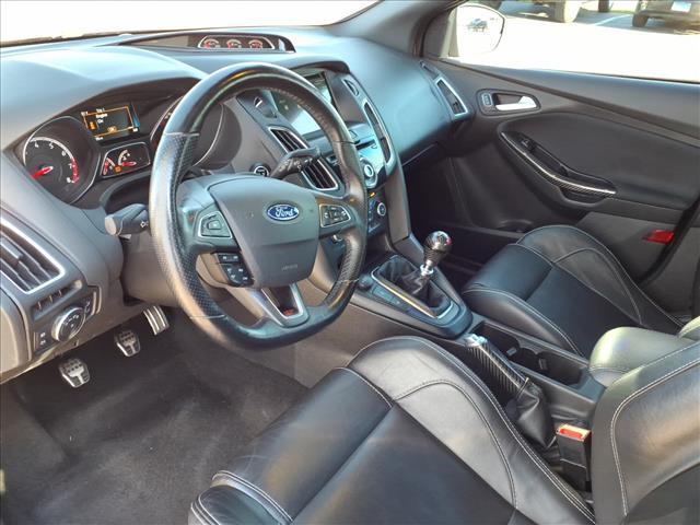 Photo of 2018 Shadow Black Ford Focus ST
