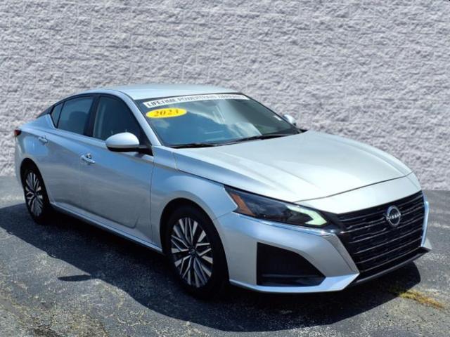 Photo of 2023 Brilliant Silver Metallic Nissan Altima