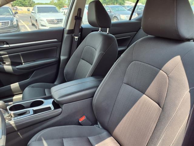 Photo of 2023 Brilliant Silver Metallic Nissan Altima