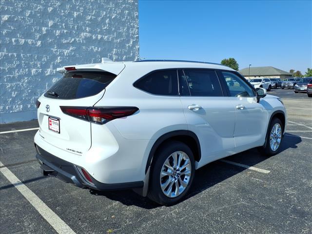 Photo of 2025 Gray Toyota Highlander