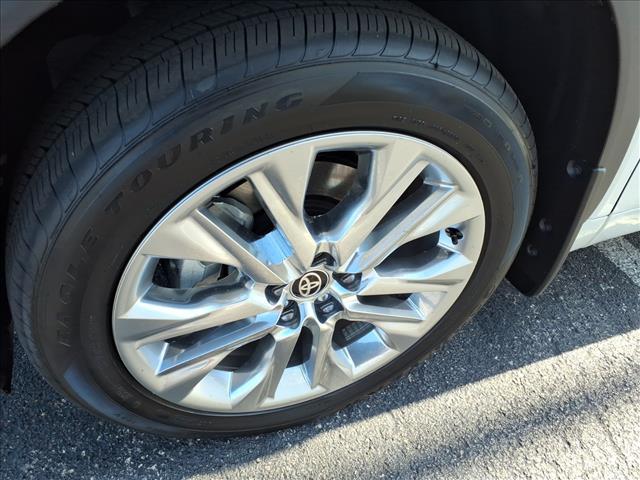 Photo of 2025 Gray Toyota Highlander