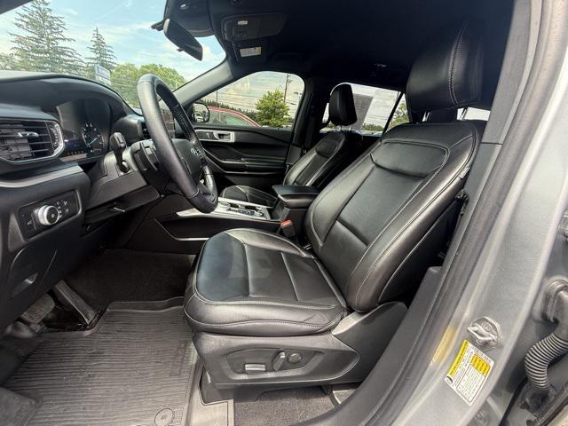 Photo of 2020 Iconic Silver Metallic Ford Explorer