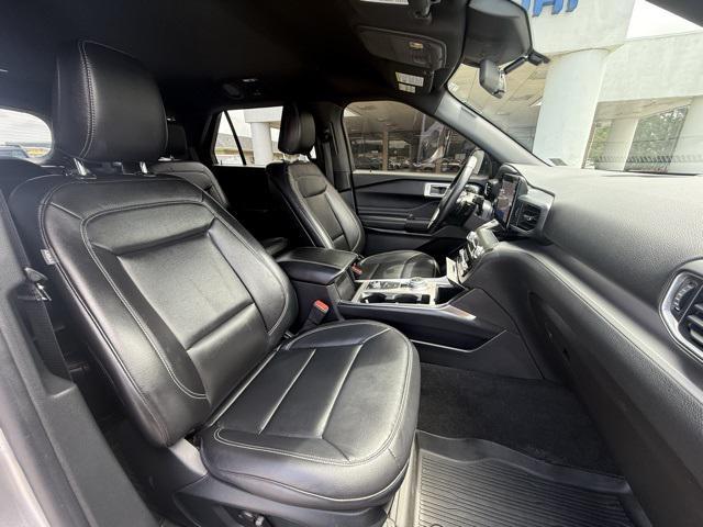 Photo of 2020 Iconic Silver Metallic Ford Explorer