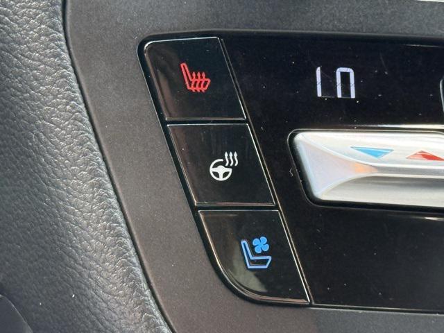 Photo of 2020 Blue Ford Explorer
