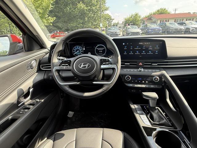 Photo of 2025 Ultimate Red Hyundai ELANTRA