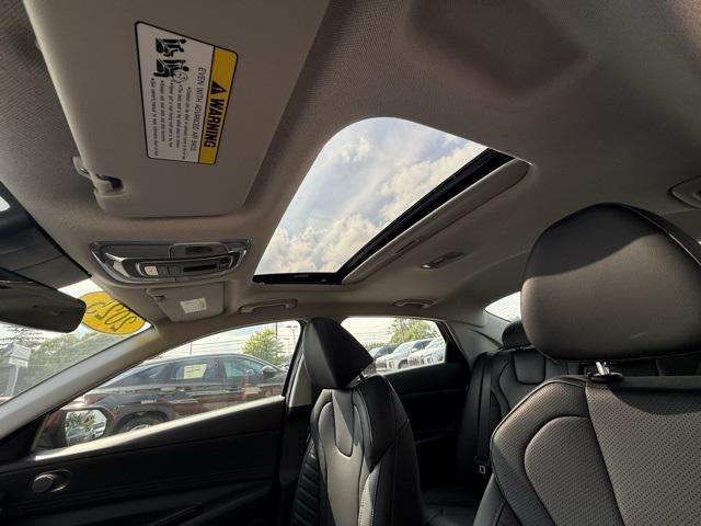 Photo of 2025 Ultimate Red Hyundai ELANTRA
