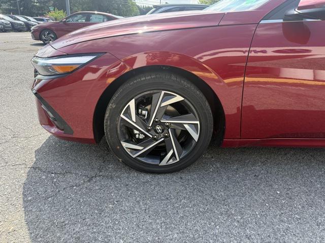 Photo of 2025 Ultimate Red Hyundai ELANTRA