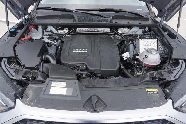 Photo of 2022 Florett Silver Metallic Audi Q5
