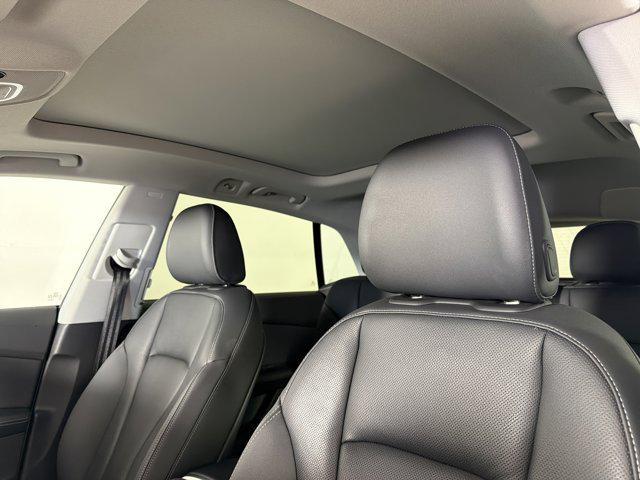 Photo of 2022 Glacier White Audi Q8
