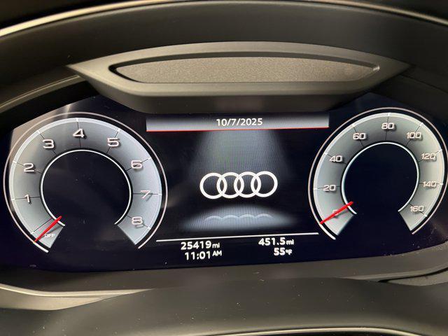Photo of 2022 Glacier White Audi Q8