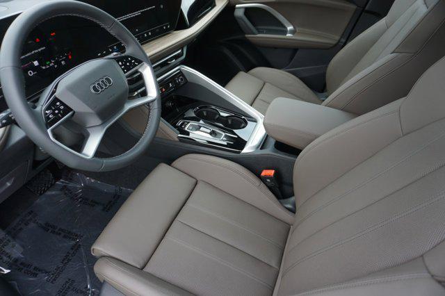 Photo of 2025 Mythos Black Metallic Audi Q5