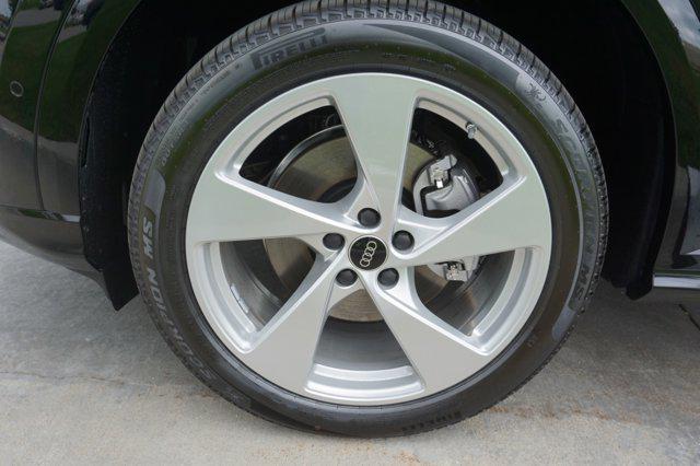 Photo of 2025 Mythos Black Metallic Audi Q5