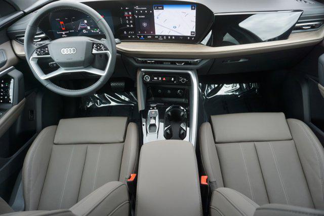Photo of 2025 Mythos Black Metallic Audi Q5