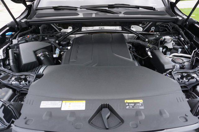 Photo of 2025 Mythos Black Metallic Audi Q5