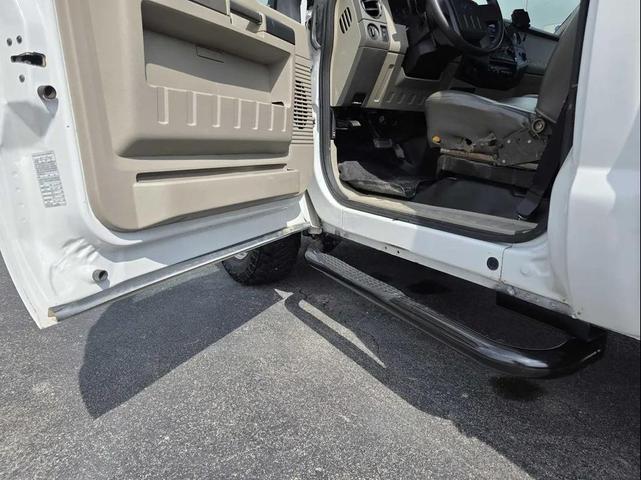 Photo of 2010 Oxford White Ford F-350