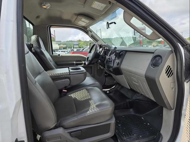Photo of 2010 Oxford White Ford F-350