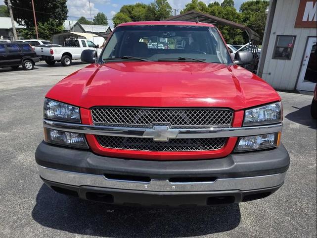 Photo of 2006 Red Chevrolet Avalanche