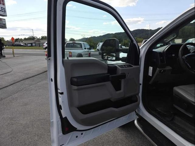 Photo of 2018 Oxford White Ford F-250