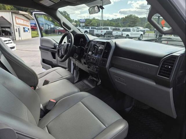 Photo of 2018 Oxford White Ford F-250