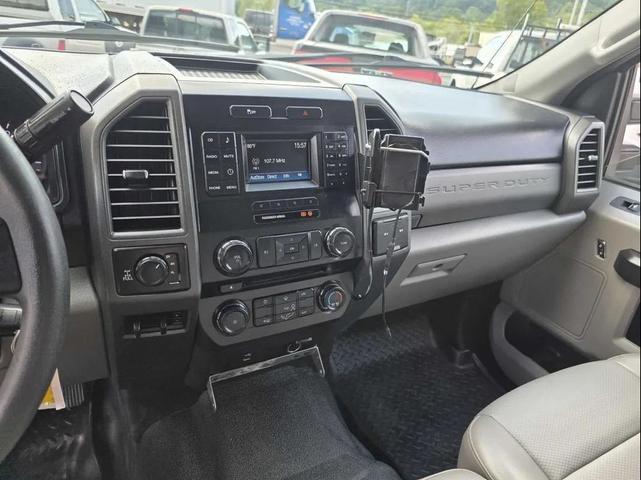Photo of 2018 Oxford White Ford F-250