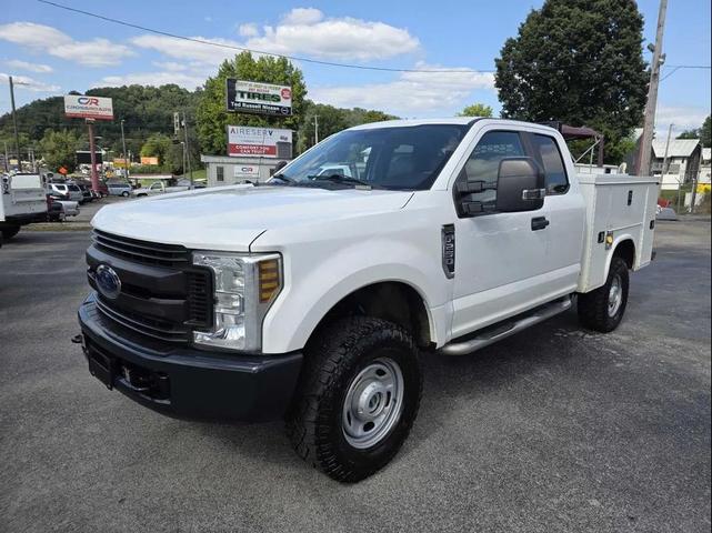 Photo of 2018 Oxford White Ford F-250